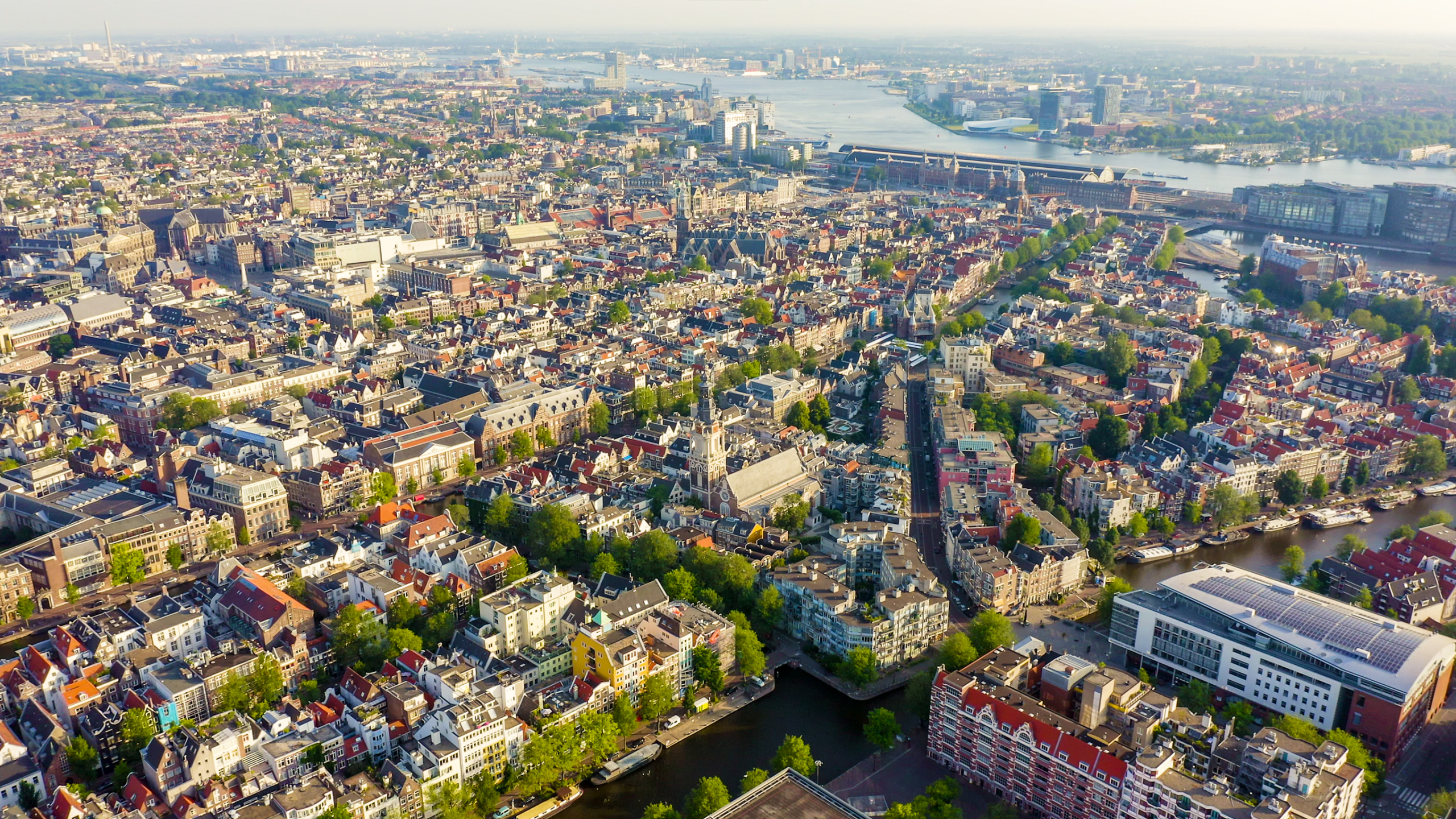 Amsterdam voert momenteel experimenten uit met gebundelde goederenstromen. Foto: Collection Maykova / Shutterstock.com
