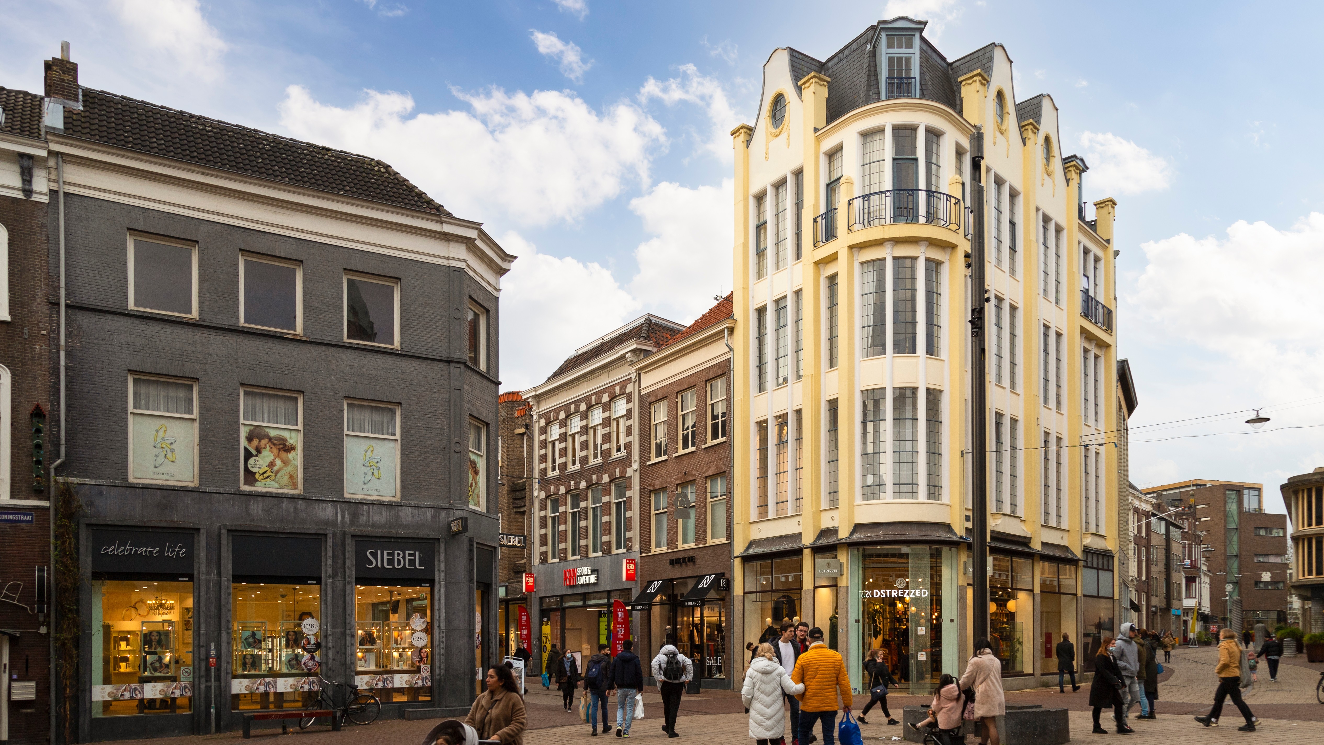 Wolf-photography/Shutterstock.com