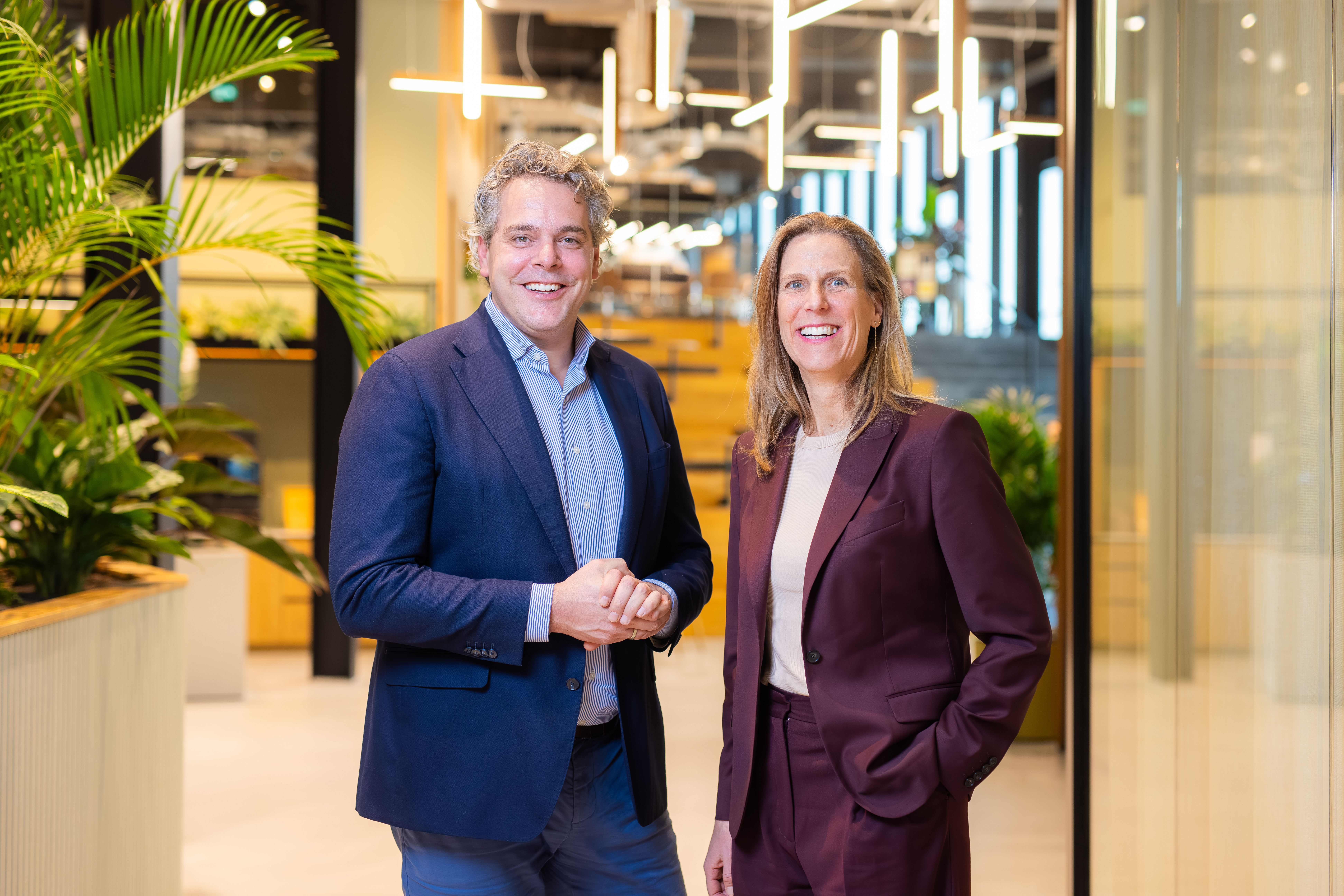 Directievoorzitter Raimond Rozeboom (links) en directeur Vastgoedontwikkeling Margo Meijer (rechts). 