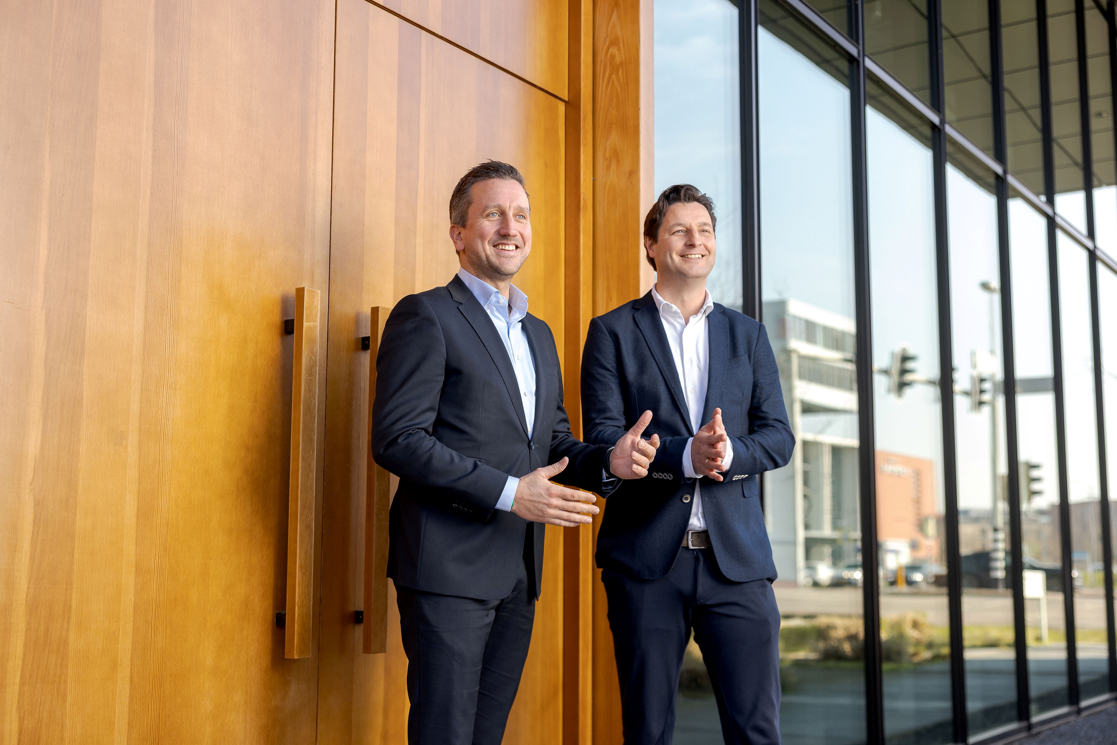 Niels Nieboer, directeur Vastgoedontwikkeling bij Dura Vermeer Bouw en Vastgoed Amsterdam en Christian Schouten, directeur Acquisitie bij Dura Vermeer Divisie Bouw en Vastgoed.