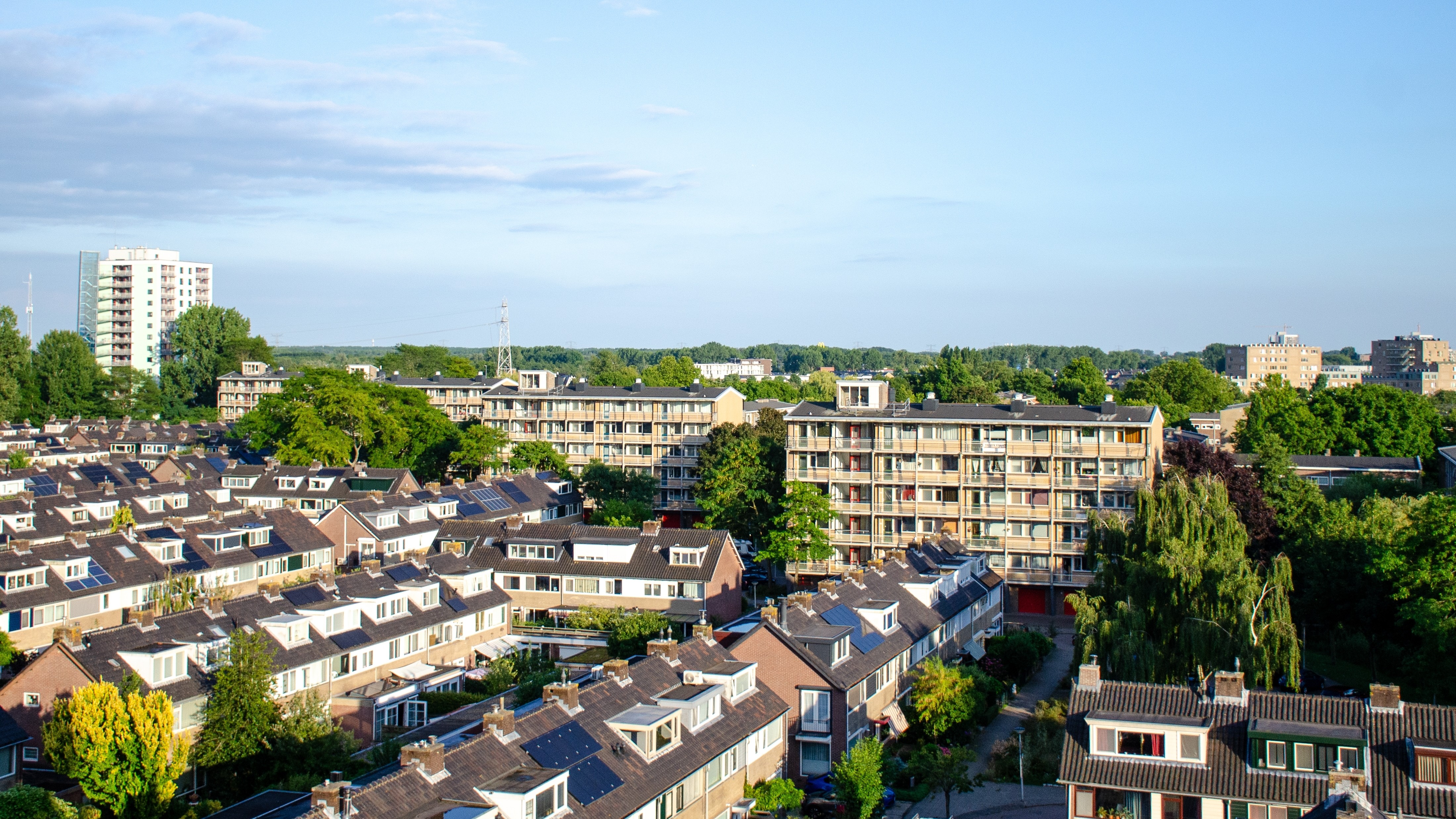 Veel naoorlogse wijken zijn gebouwd voor een vrij specifieke samenleving: gezinnen met kinderen. Het was de periode waarin het kerngezin de norm was.
Foto: Van Blerk / Shutterstock.com