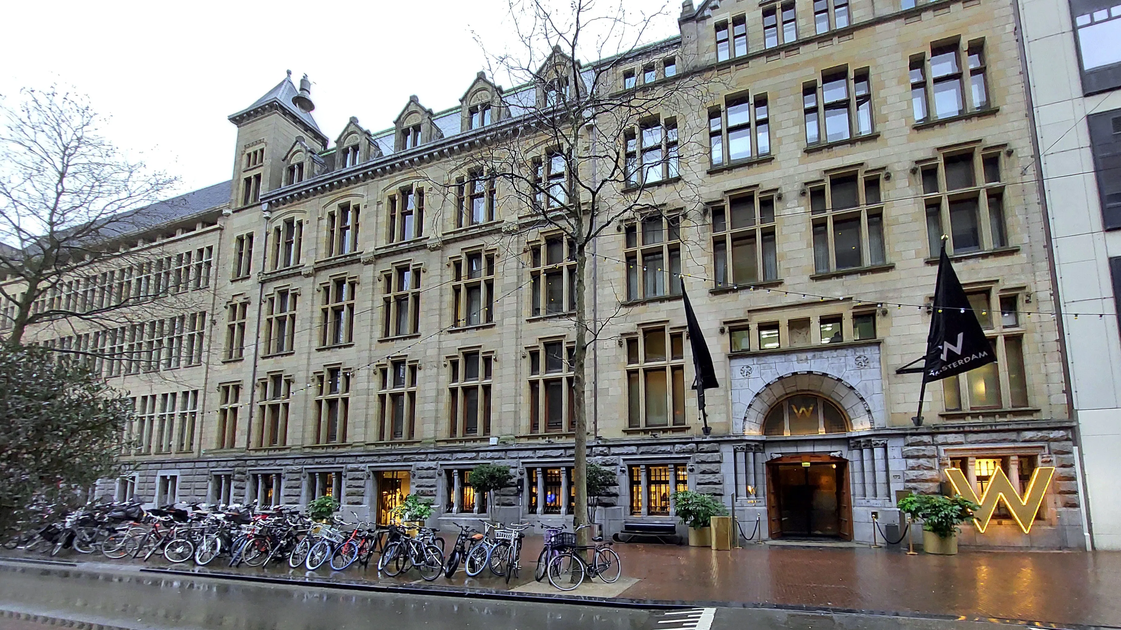 Het W Hotel in de Amsterdamse Spuistraat. Foto: Paul van Riel / ANP