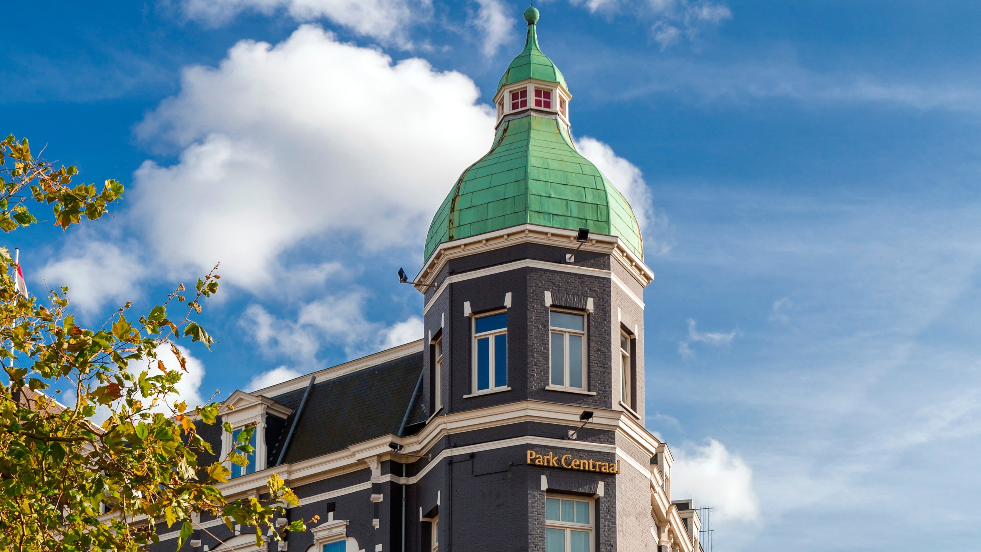 Pandox-directeur Aldert Schaaphok verwacht dat de huurachterstand voor Park Centraal Amsterdam tegen het einde van mei 'volledig zal zijn ingelopen'. Foto: ColorMaker / Shutterstock.com