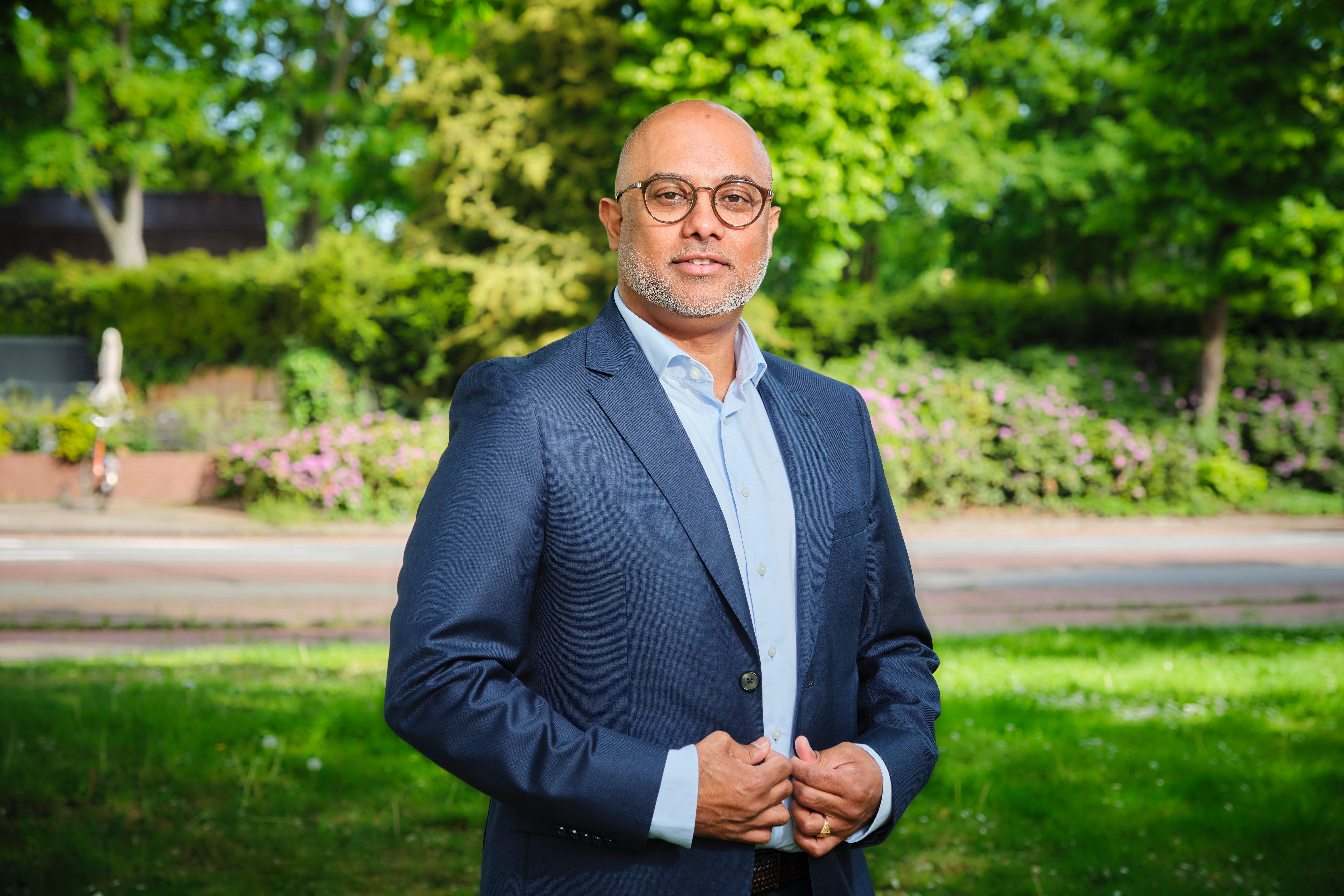 Amer Jagesar (medeoprichter Vastgoed Hypotheek): 'Realistisch en snel communiceren hoort bij ons verhaal. Niet alleen wat we wél doen, maar ook waar we eerlijk in zijn.'