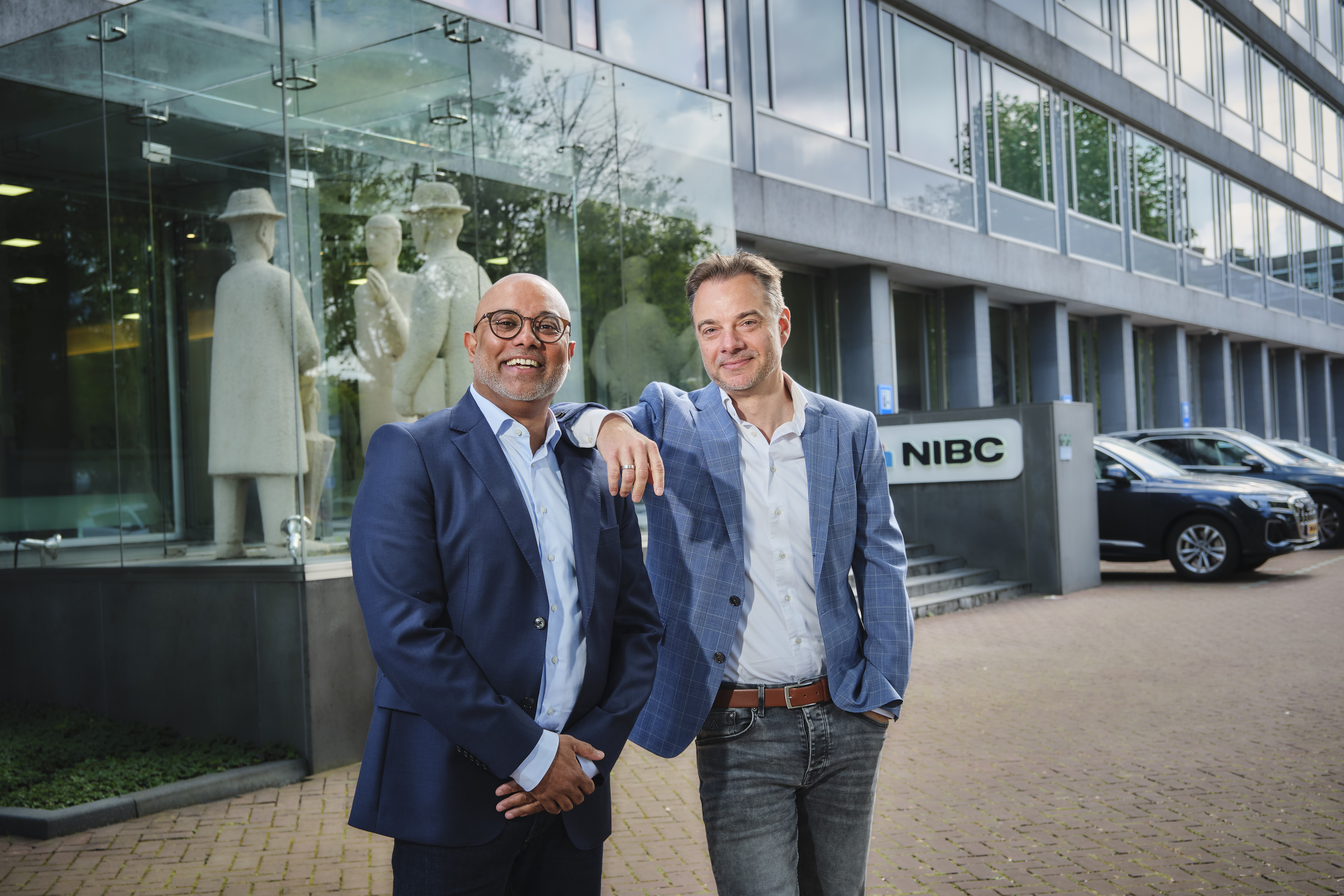 Amer Jagesar en Sander Vis, accountmanagers bij NIBC Vastgoed Hypotheek.