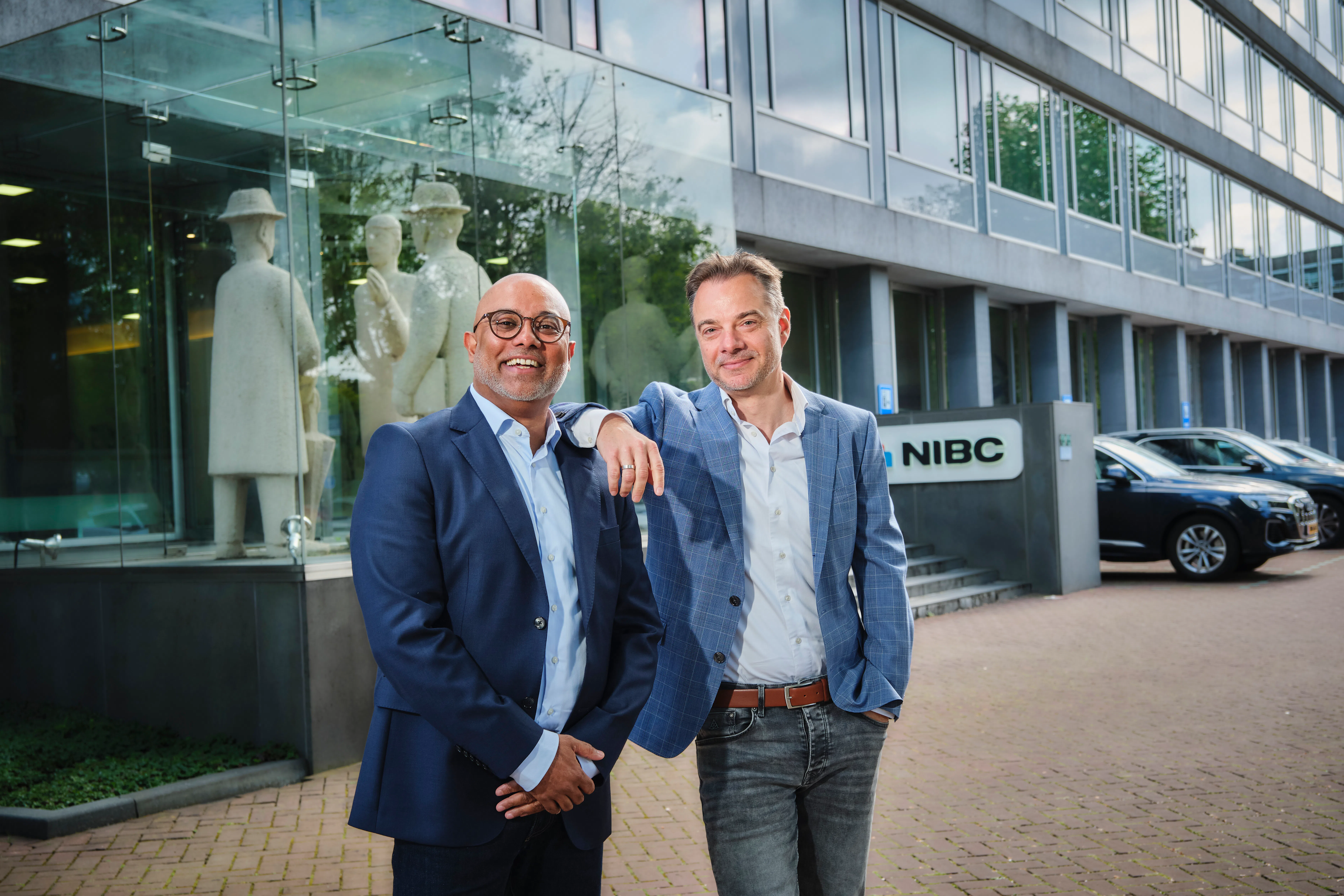 Amer Jagesar en Sander Vis, accountmanagers bij NIBC Vastgoed Hypotheek.