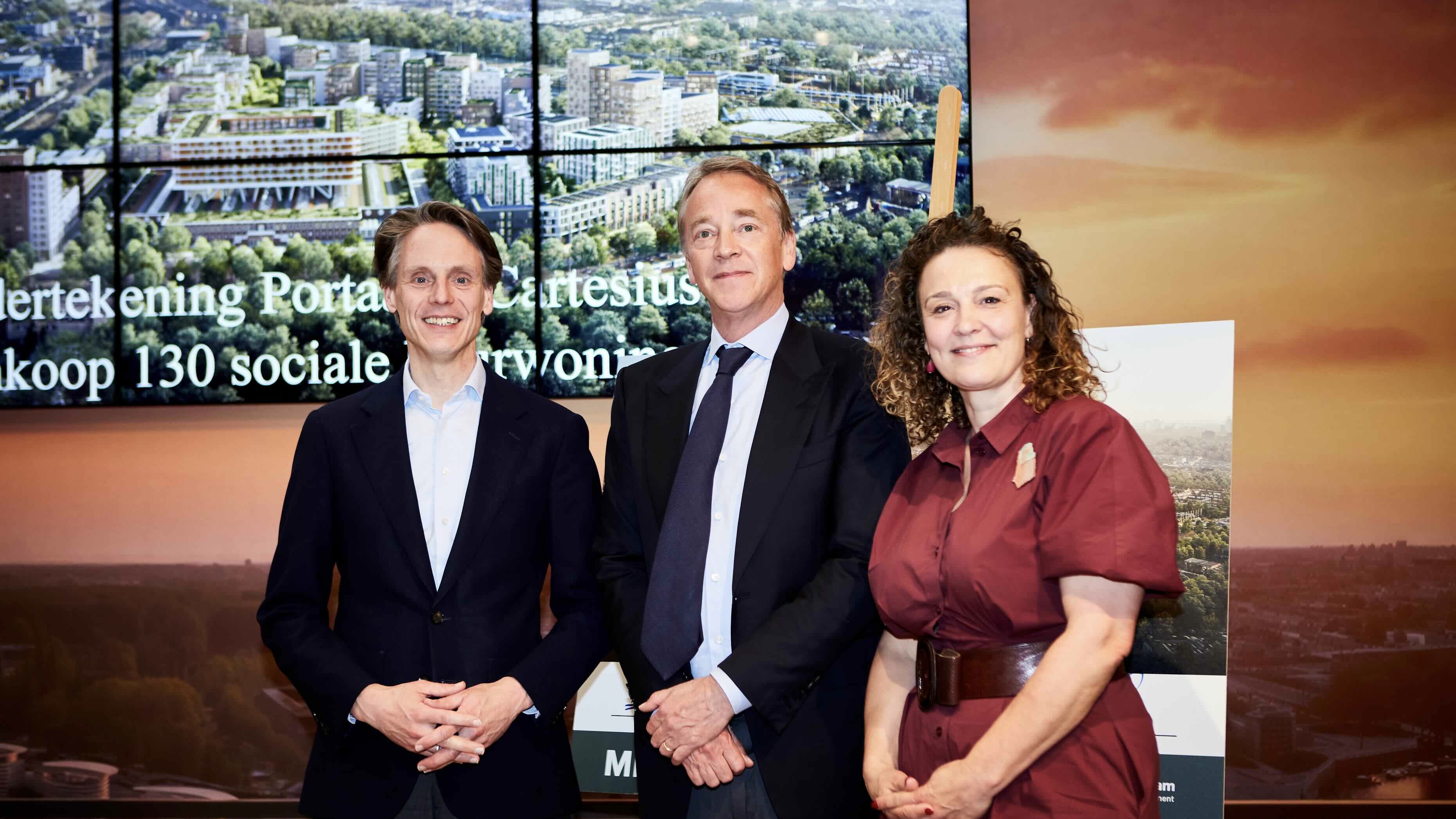 Op de foto van links naar rechts: Onno Dwars (Ballast Nedam Development), Bart Meijer (MRP) en Eveline Keizer (Portaal)