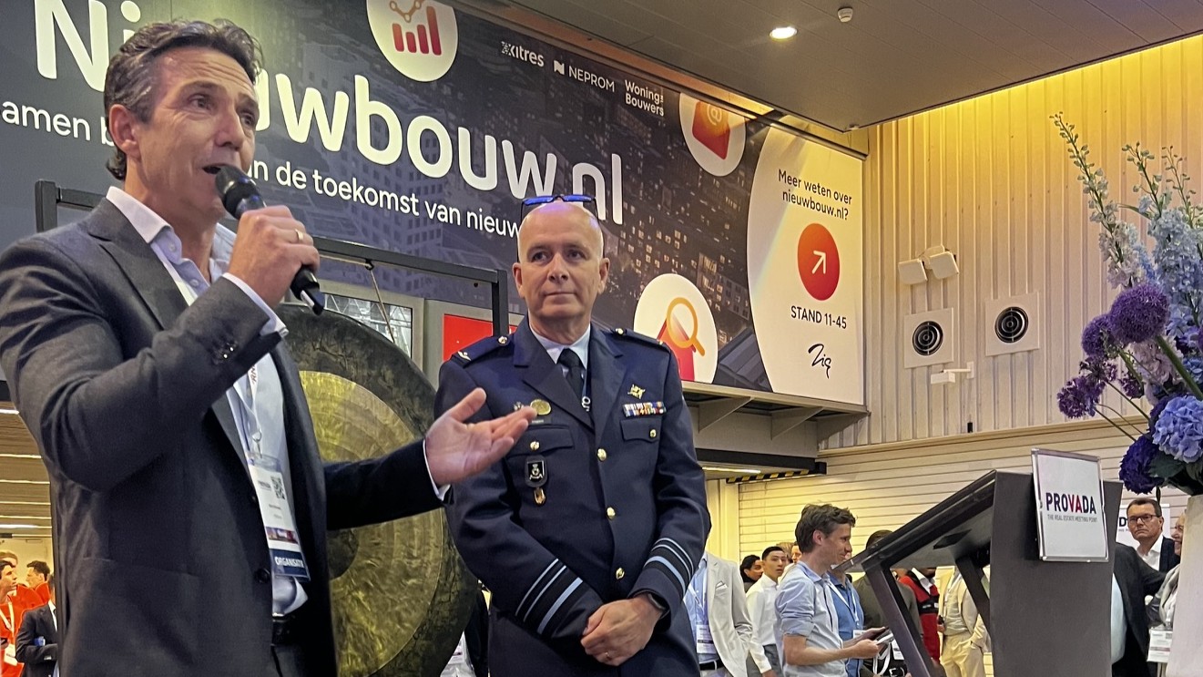 Links: John Schreuter, commercieel directeur Provada, Rechts: Dick van Ingen.