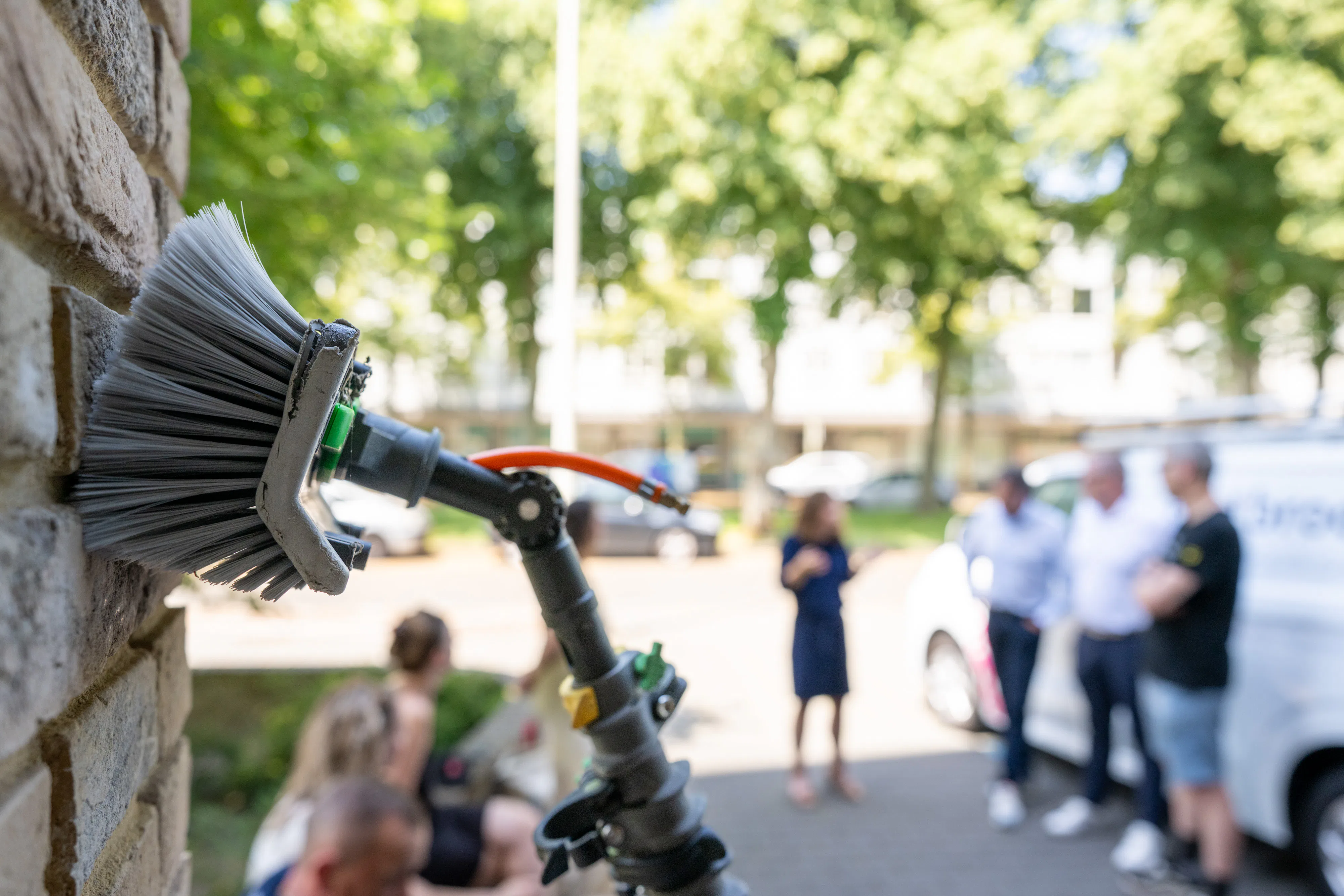 Rob: ‘Het regenwater wordt vanaf het dak verzameld, gefilterd en vervolgens omgezet naar hoogwaardig osmosewater.’ Foto: Arnaud Roelofsz